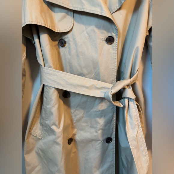 Banana Republic Women's Beige Trench Coat - Picture 2 of 6